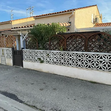 Maison Confort, Bord De Avec Parking Prive