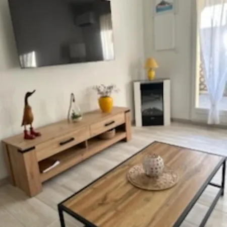 Дом отдыха New Maison Confort, Bord De Avec Parking Prive Груиссан