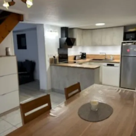 New Maison Confort, Bord De Avec Parking Privé