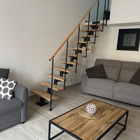 New Maison Confort, Bord De Avec Parking Prive * Груиссан