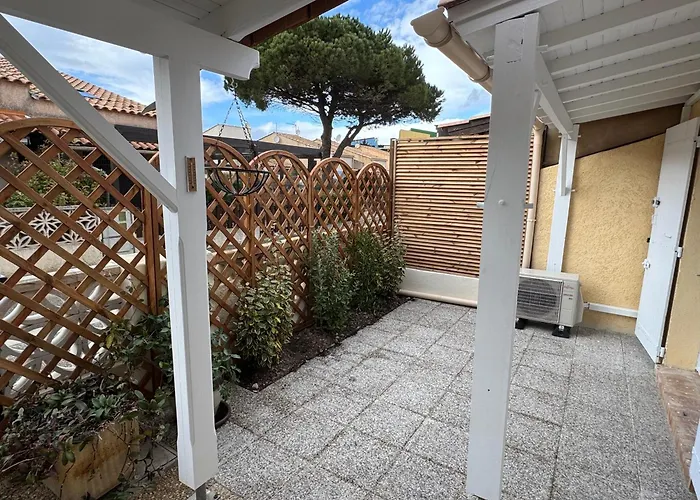 New Maison Confort, Bord De Avec Parking Prive 펜션 그륏상