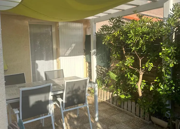 Semesterbostad New Maison Confort, Bord De Avec Parking Prive Gruissan