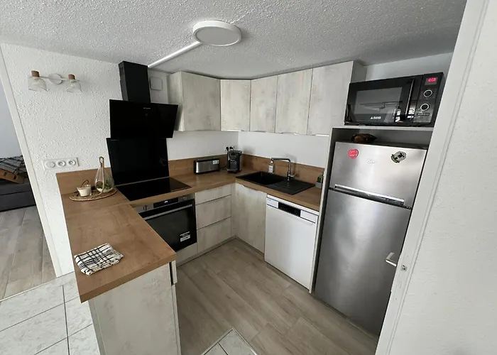 Semesterbostad New Maison Confort, Bord De Avec Parking Prive Gruissan