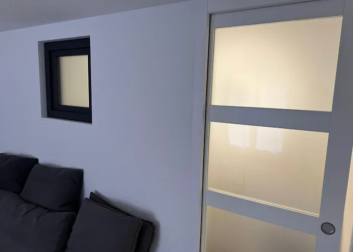 New Maison Confort, Bord De Avec Parking Prive 펜션 그륏상